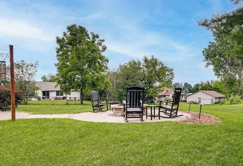 Family Home W/ Patio, 9 Mi To Downtown Appleton