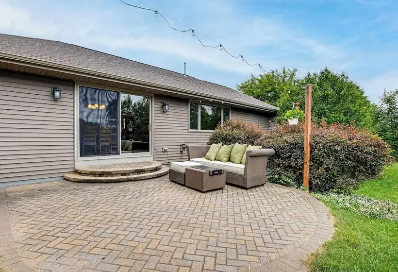 Family Home W/ Patio, 9 Mi To Downtown Appleton
