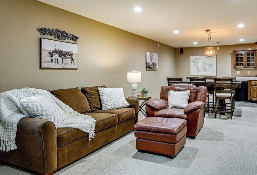 Family Home W/ Patio, 9 Mi To Downtown Appleton