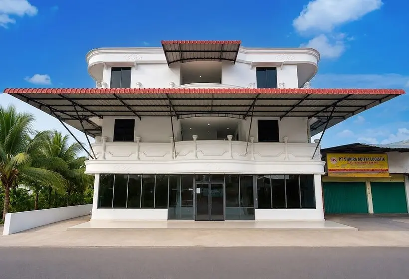 Hotelli Collection O Near Pasar Aviari Formerly