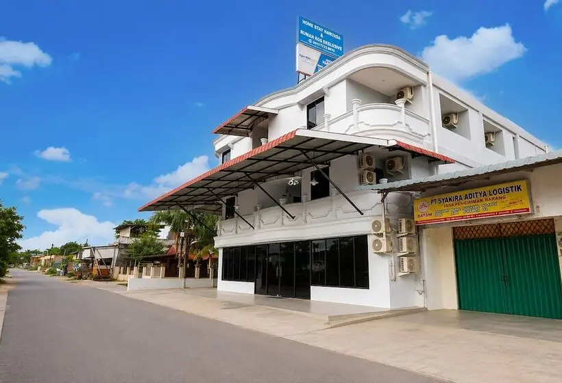 Hotelli Collection O Near Pasar Aviari Formerly