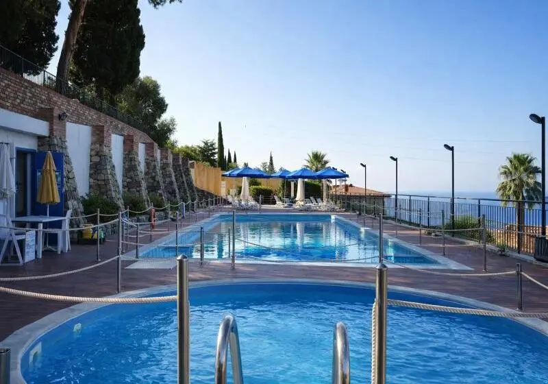 ホテル Hotiday Bordighera