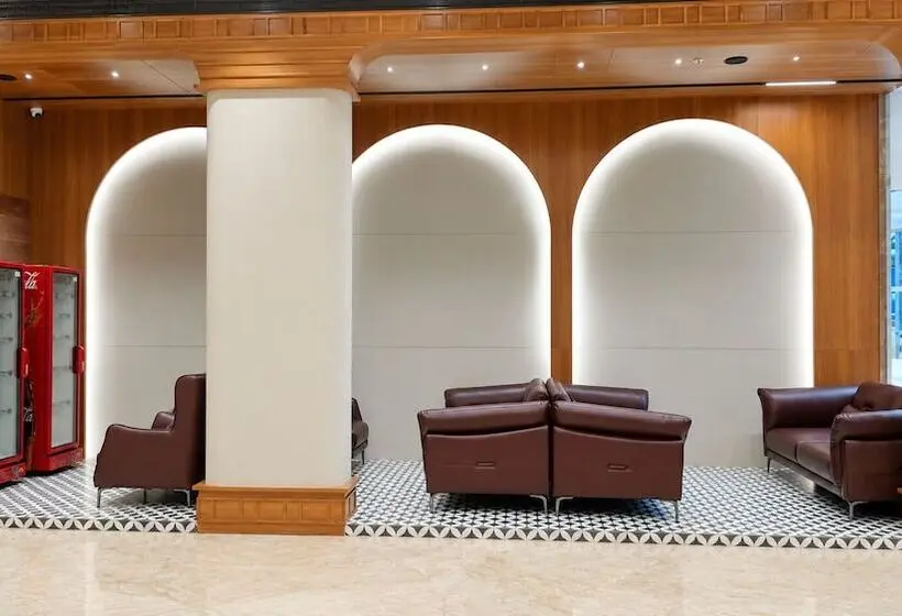 Hotelli Luxuria Inn By Chandan