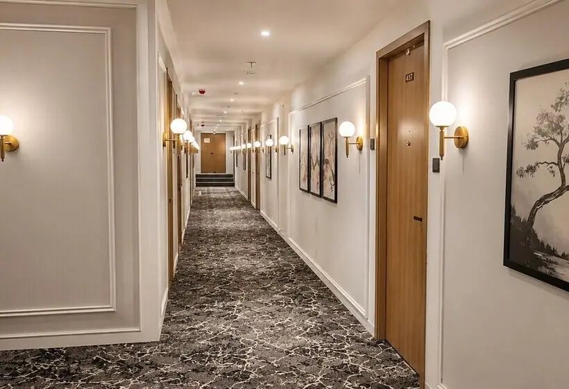 Hotelli Luxuria Inn By Chandan