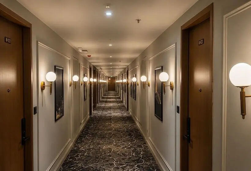 Hotelli Luxuria Inn By Chandan