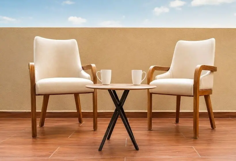 Hotelli Luxuria Inn By Chandan