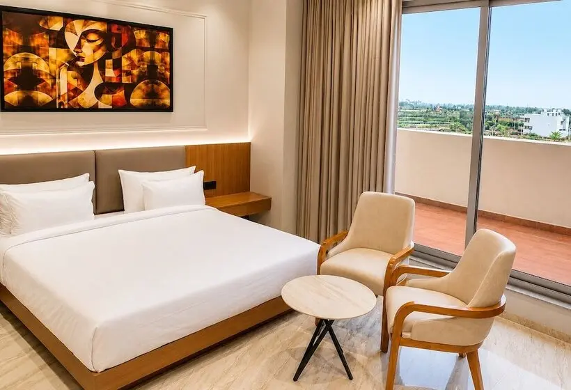 Hotelli Luxuria Inn By Chandan