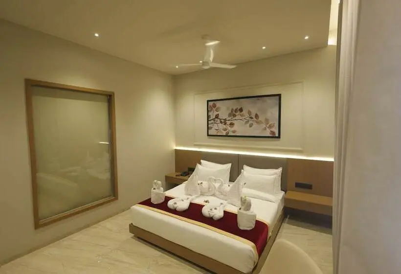 Hotelli Luxuria Inn By Chandan