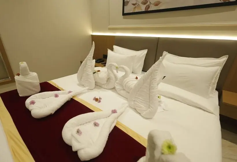 Hotelli Luxuria Inn By Chandan
