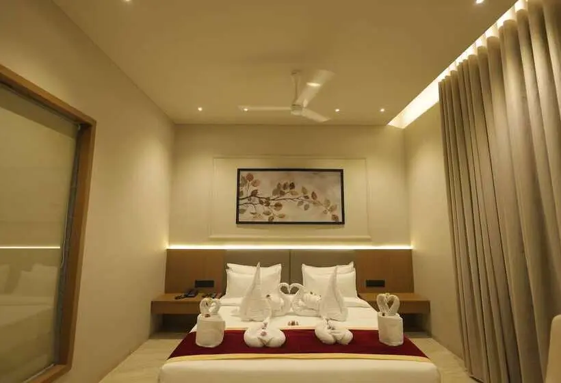 Hotelli Luxuria Inn By Chandan
