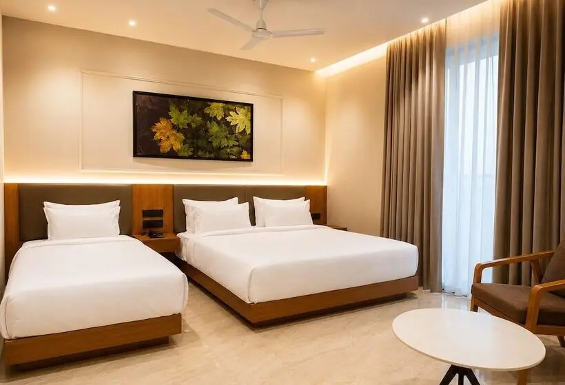 Hotelli Luxuria Inn By Chandan