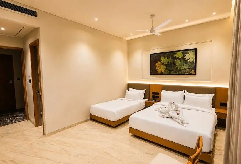 Hotelli Luxuria Inn By Chandan