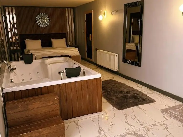 Mayd Otel
