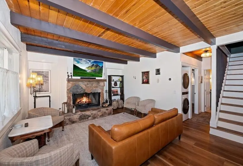 Natures Peak Family Retreat W/ 2 Fireplaces