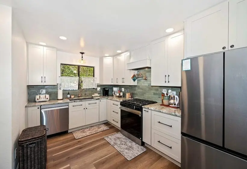 Natures Peak Family Retreat W/ 2 Fireplaces