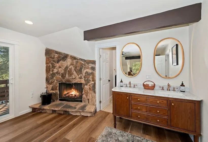 Natures Peak Family Retreat W/ 2 Fireplaces