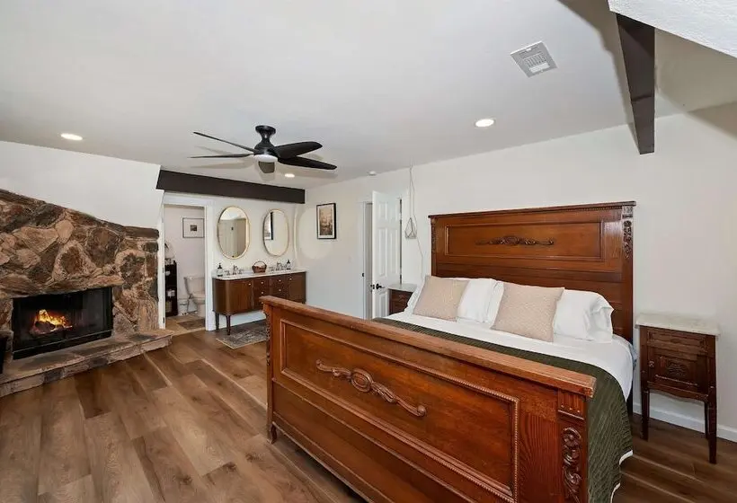 Natures Peak Family Retreat W/ 2 Fireplaces