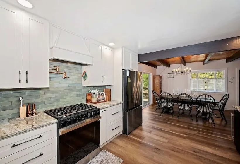 Natures Peak Family Retreat W/ 2 Fireplaces