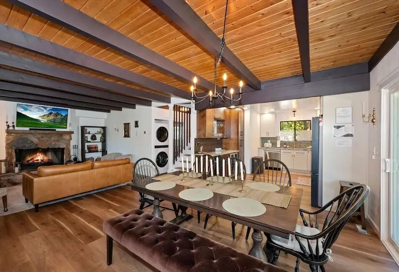 Natures Peak Family Retreat W/ 2 Fireplaces