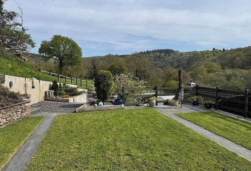 River Tamar Couples Retreat   Dog Friendly