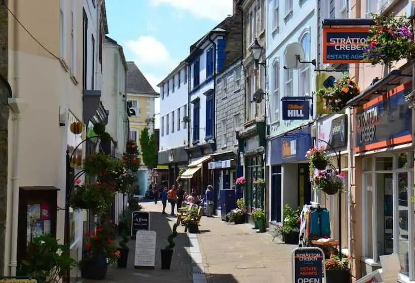 River Tamar Couples Retreat   Dog Friendly