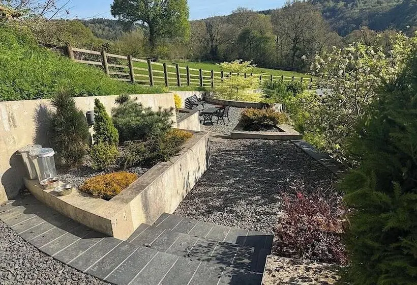 River Tamar Couples Retreat   Dog Friendly