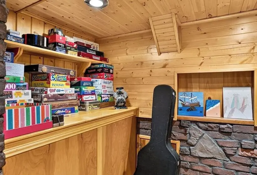 Whispering Pines By Avantstay Pine View Cabin Trail Access + Game Room + Fire Pit