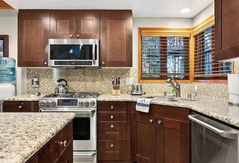 Whispering Pines By Avantstay Pine View Cabin Trail Access + Game Room + Fire Pit