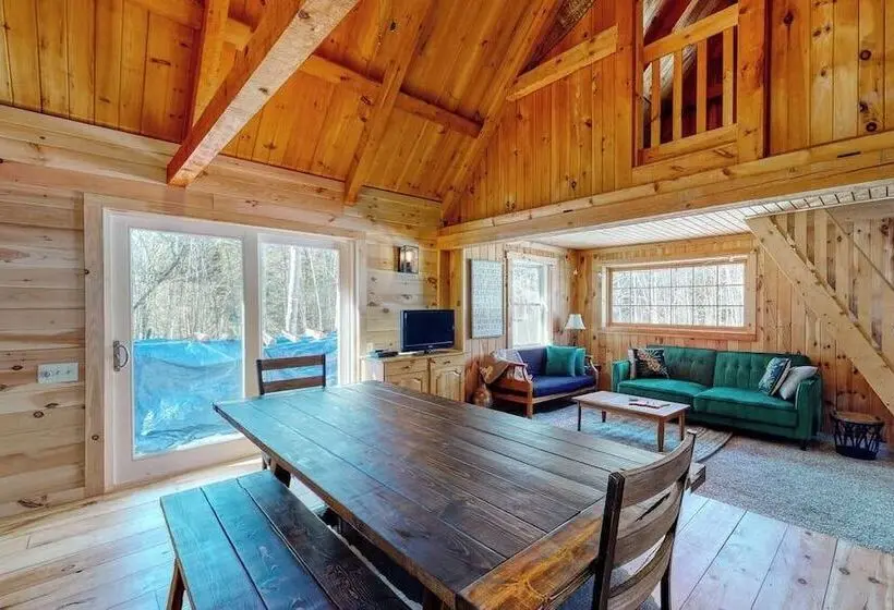 Cozy Woodsy Cabin W/ A Deck, Firepit, Gas Grill, Free Wifi, & Full Kitchen