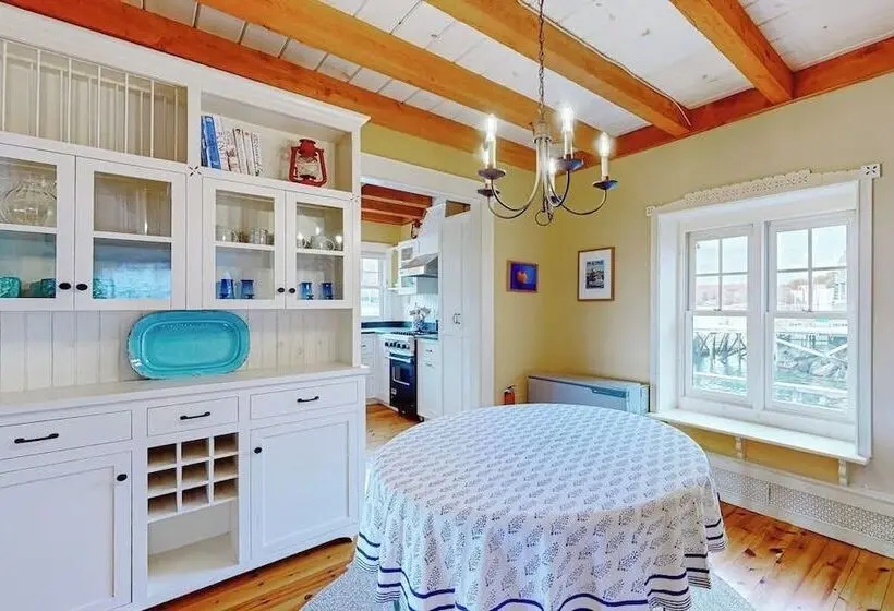 Enchanting Oceanfront Cottage With Breathtaking Views And Modern Comforts