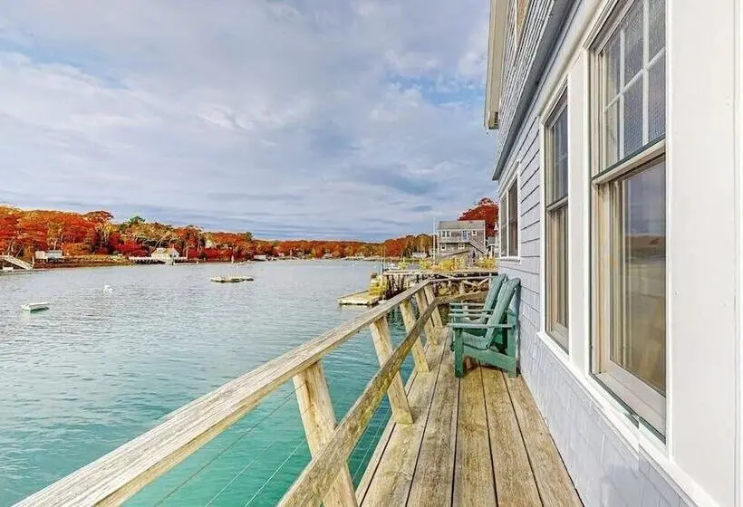 Enchanting Oceanfront Cottage With Breathtaking Views And Modern Comforts