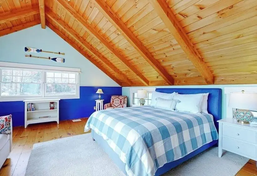 Enchanting Oceanfront Cottage With Breathtaking Views And Modern Comforts