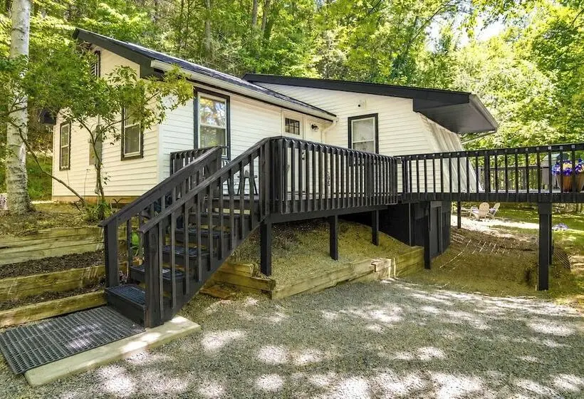 High Design Monroe Cabin On 2 Private Acres!