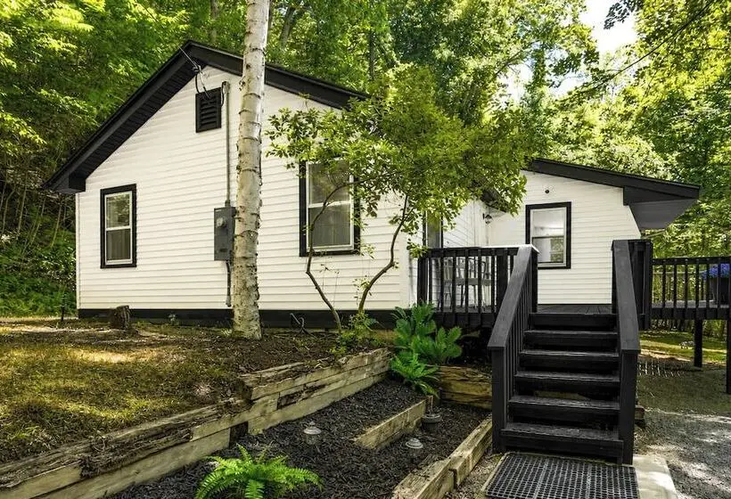 High Design Monroe Cabin On 2 Private Acres!