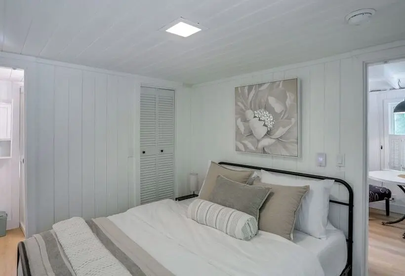 High Design Monroe Cabin On 2 Private Acres!