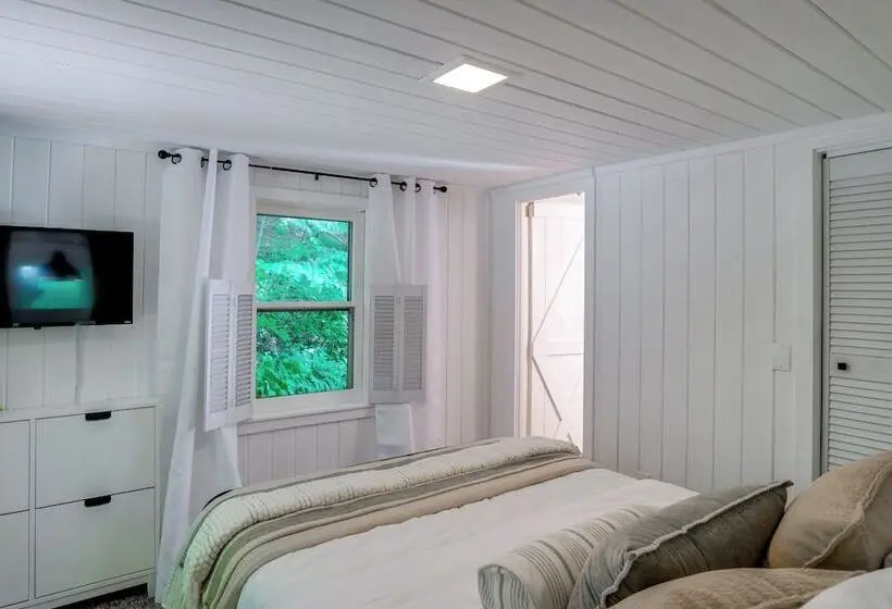 High Design Monroe Cabin On 2 Private Acres!