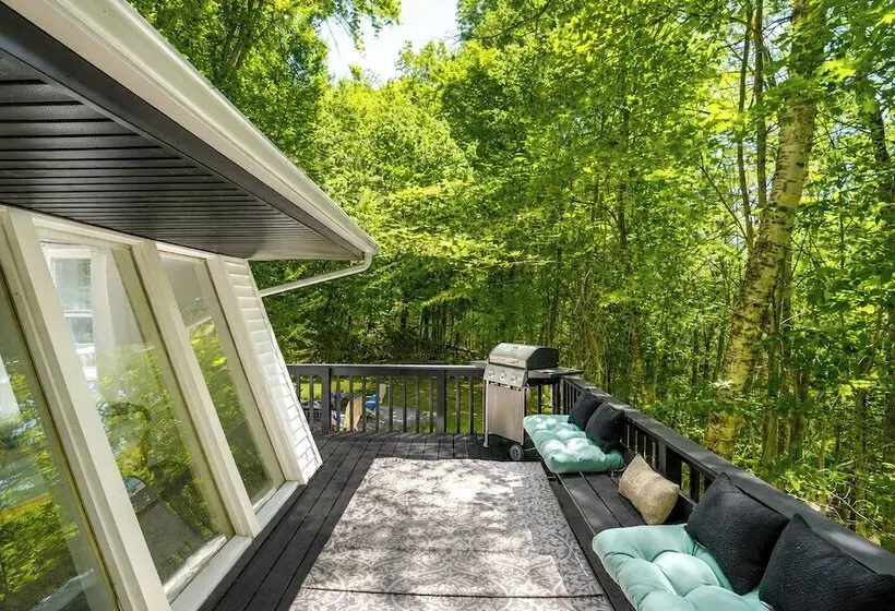 High Design Monroe Cabin On 2 Private Acres!