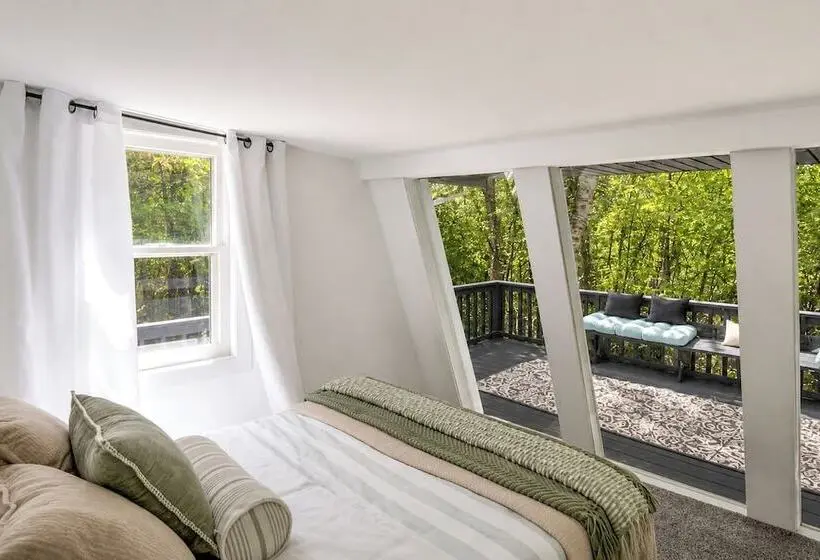 High Design Monroe Cabin On 2 Private Acres!