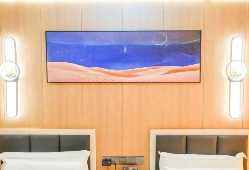 Hotelli Dunhuang Desert Galaxy Celestial Palace   Glamping Resort