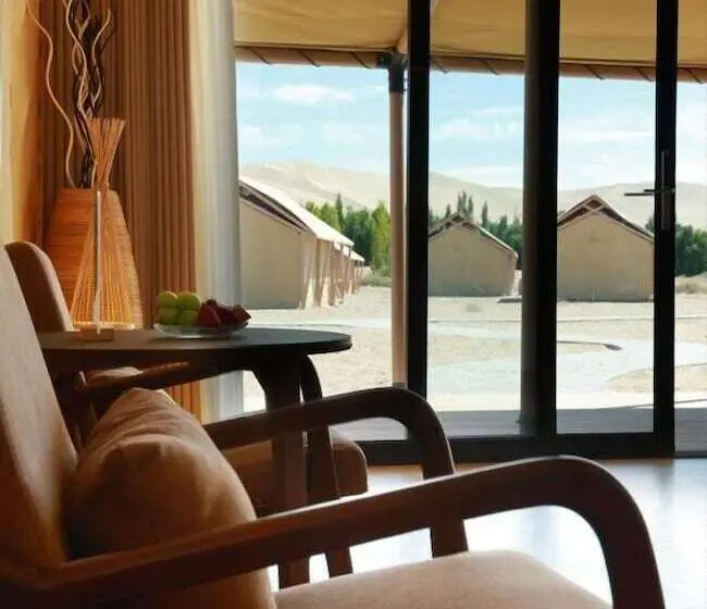 Hotelli Dunhuang Desert Galaxy Celestial Palace   Glamping Resort