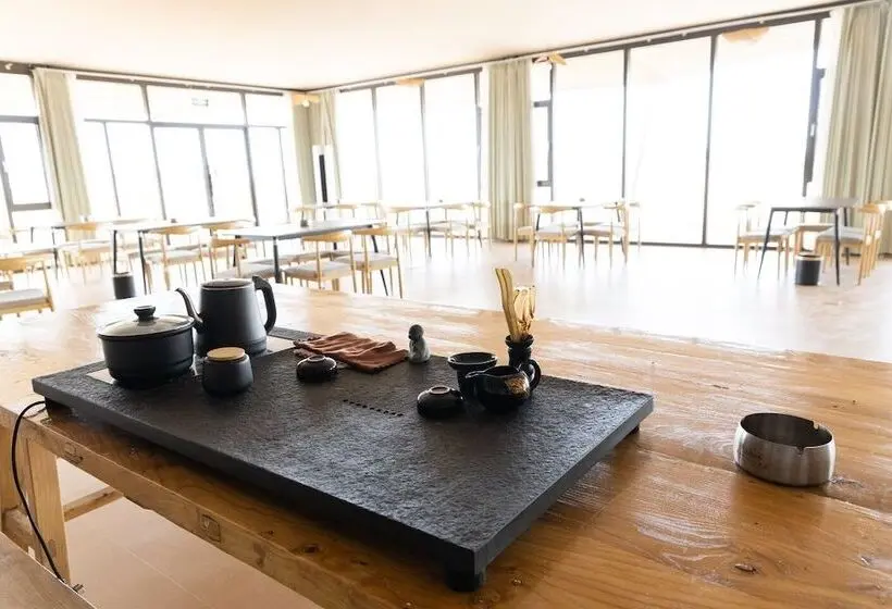 Hotelli Dunhuang Desert Galaxy Celestial Palace   Glamping Resort