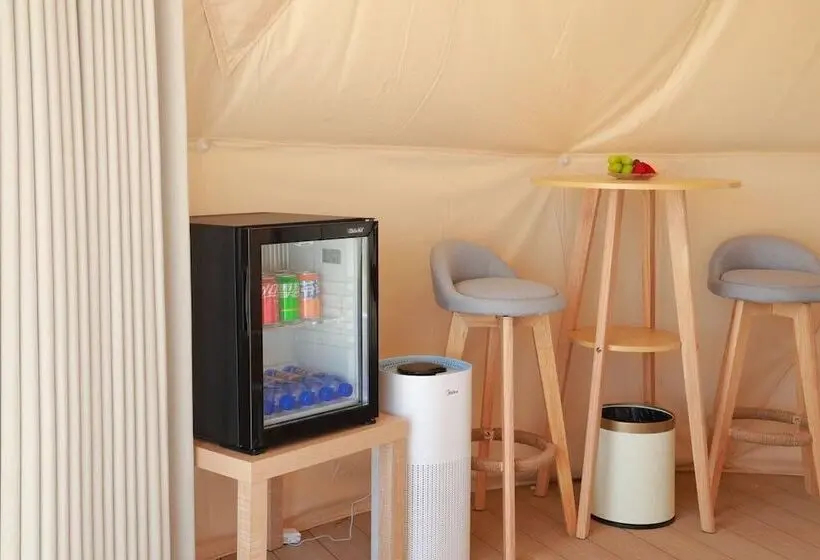 Hotelli Dunhuang Desert Galaxy Celestial Palace   Glamping Resort