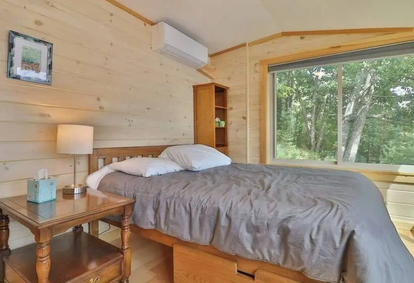 Luxe Bayfront Cabin W/ Stunning Views & Shared Dock  Ideal For Hunting & Fishing