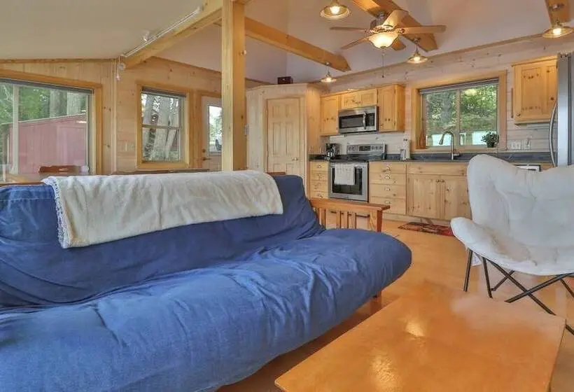 Luxe Bayfront Cabin W/ Stunning Views & Shared Dock  Ideal For Hunting & Fishing