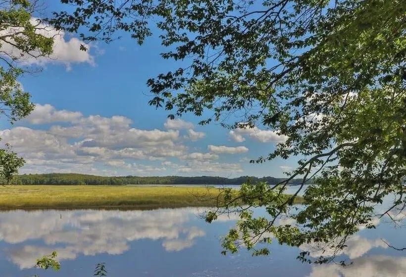 Luxe Bayfront Cabin W/ Stunning Views & Shared Dock  Ideal For Hunting & Fishing
