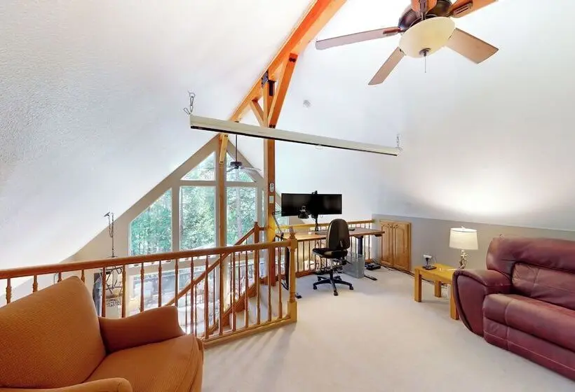 Projector & Deck! Family Cabin, 4 Mi To Lake Davis