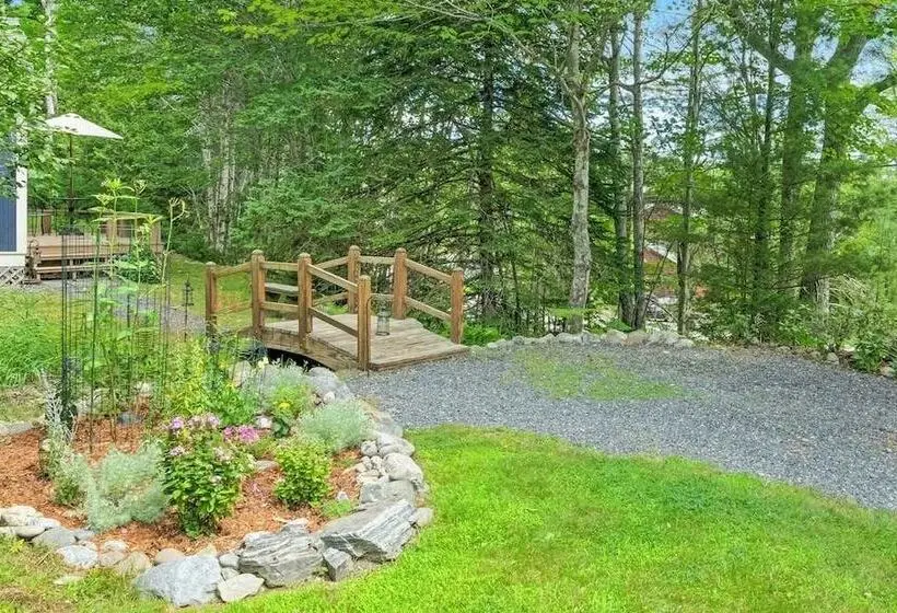 Woodland Home Near Long Pond W/ Spacious Living Area, Full Kitchen & Deck