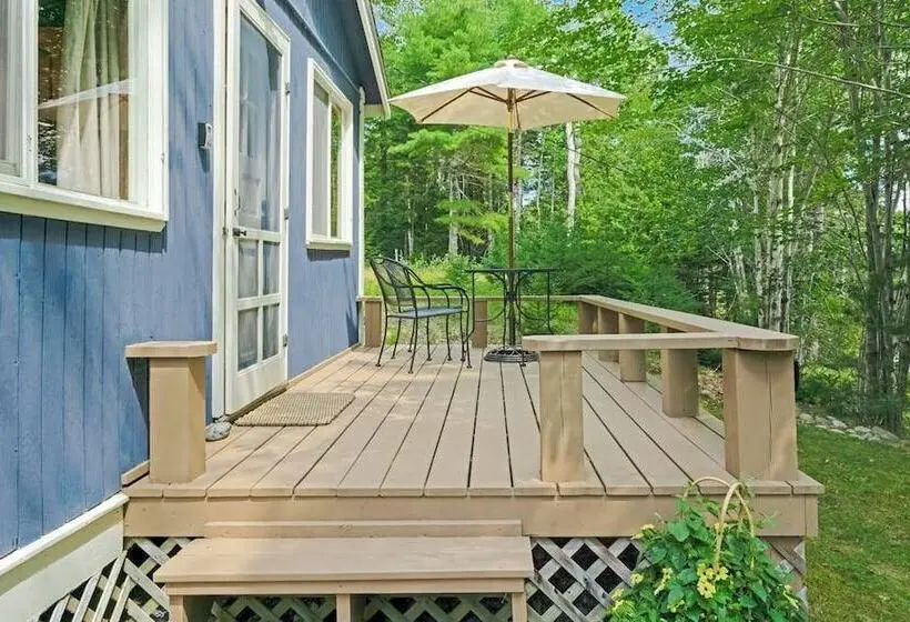 Woodland Home Near Long Pond W/ Spacious Living Area, Full Kitchen & Deck