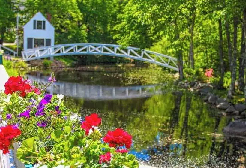 Woodland Home Near Long Pond W/ Spacious Living Area, Full Kitchen & Deck