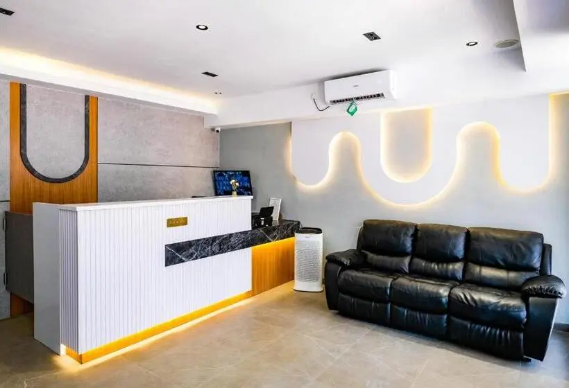 ホテル Urbanview Tiana Residence Nagoya Batam By Reddoorz